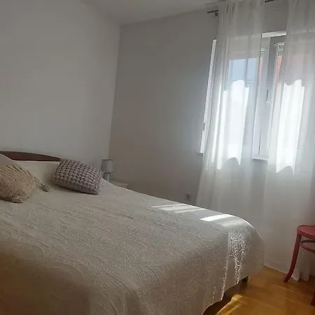 Anka, Apartman *